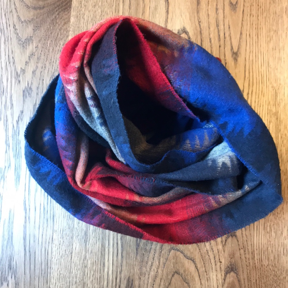 Patterned fleece circular scarf
